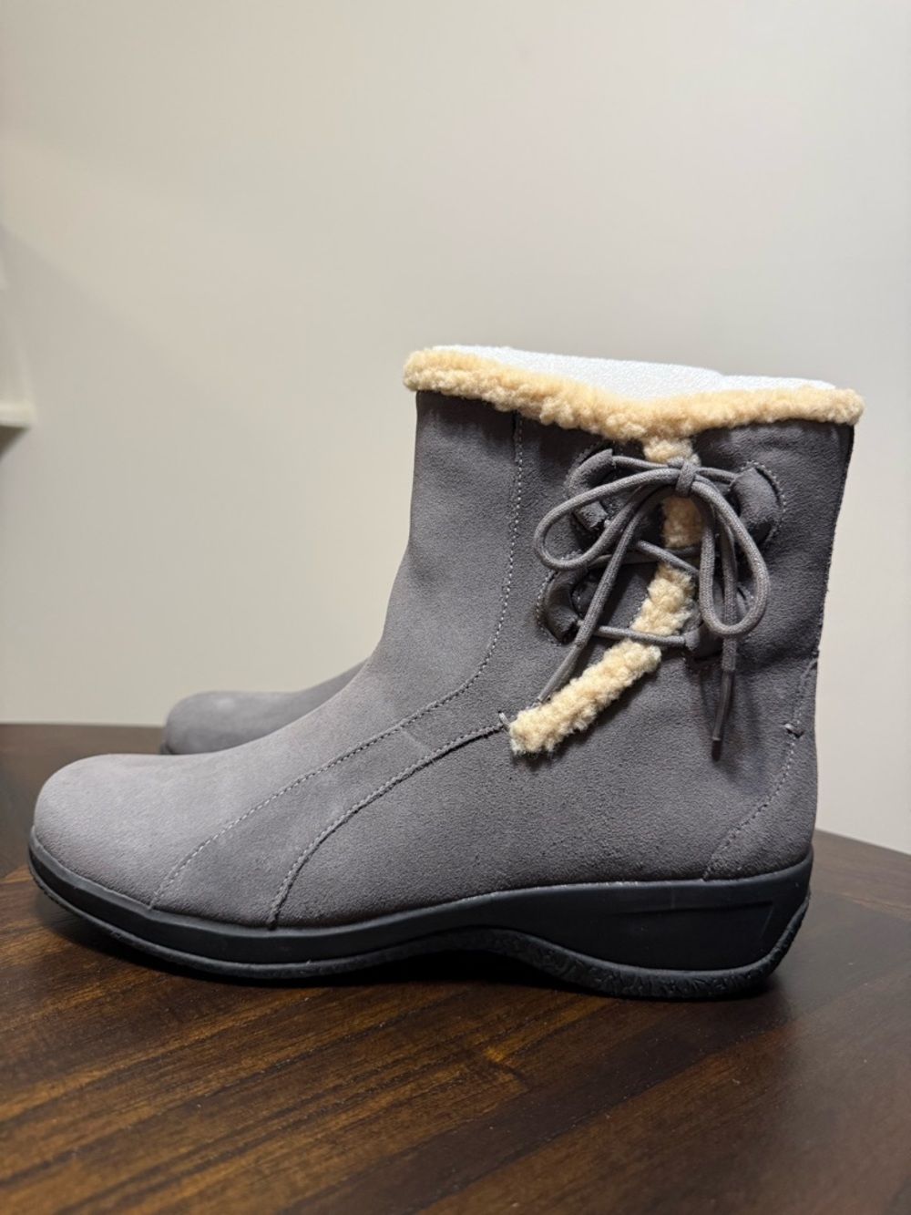 Clark’s Angie Madi Ankle Suede boots women’s 8.5 new unworn